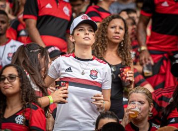 Flamengo tem a maior torcida feminina do país
